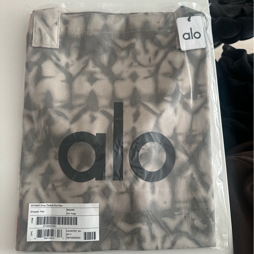 Alo Tote